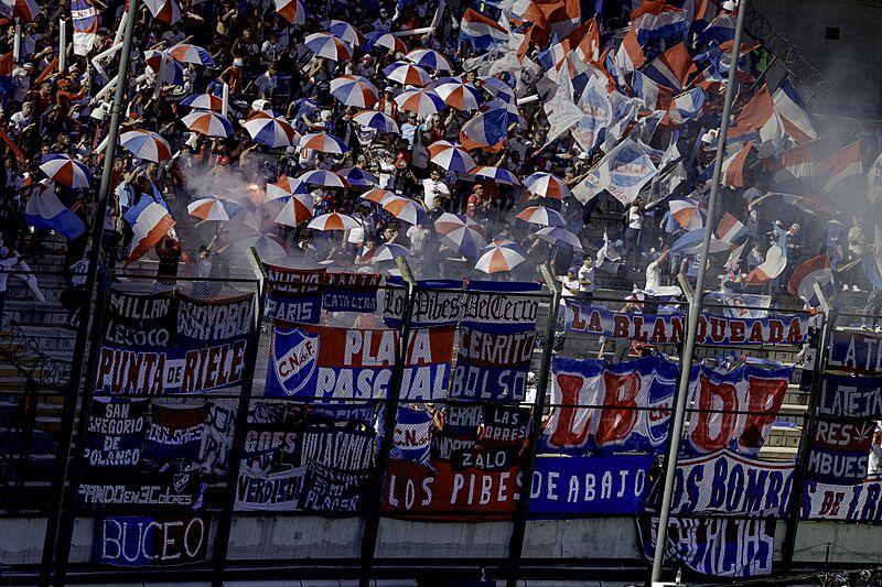 Hinchada Nacional 190512-6620-jikatu (32892901367)