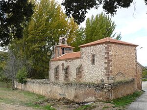 Archivo:IglesiaDeValderroman