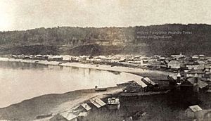 Archivo:Primera Fotografía Puerto Montt 1862