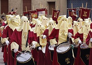 Archivo:Tambores Semana Santa Huesca