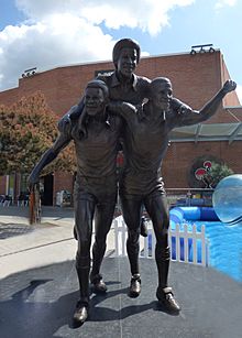 The Three Degrees statue - New Square, West Bromwich (48488490306).jpg