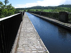 Archivo:The Union Canal Avon Aqueduct - geograph.org.uk - 886064