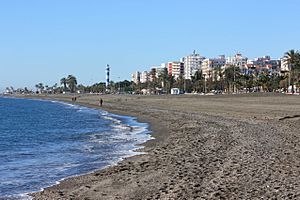 Archivo:Torre del Mar, the beach