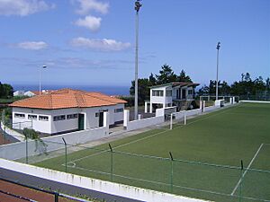 Archivo:UD Nordeste stadium - clubhouse and dugouts