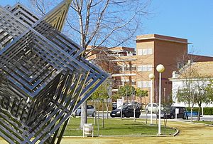 Archivo:Universidad de Huelva, pabellones