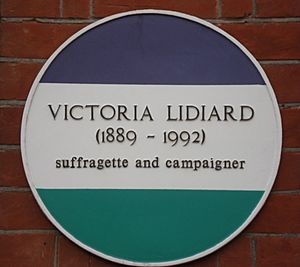 Archivo:Victoria Lidiard - blue plaque
