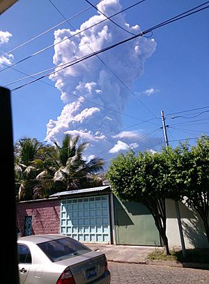 Archivo:Volcán de San Miguel