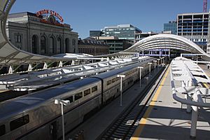 Archivo:A458, Union Station, Denver, Colorado, USA, the California Zephyr, 2016