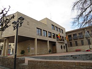 Archivo:Ayuntamiento de Torrente de Cinca, Huesca