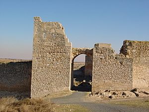 Archivo:Calatrava la Vieja puerta alcázar
