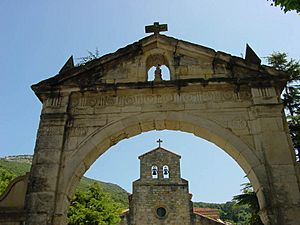Archivo:Cantabria Santoña Santa Maria Puerto 01 lou
