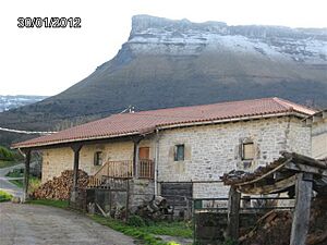 Archivo:Caserió Sologuren