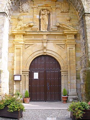 Archivo:Comillas - Iglesia de San Cristóbal 07