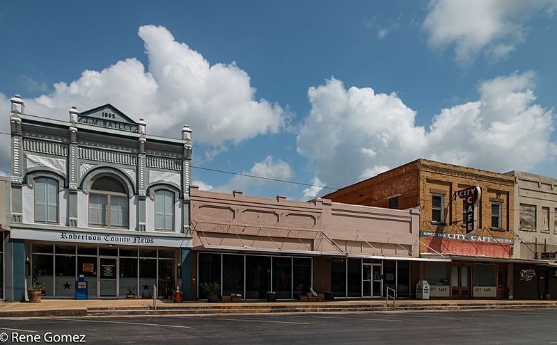 DowntownHearne3 (1 of 1)
