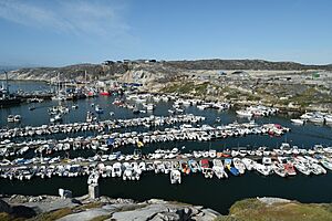 Archivo:Greenland. Ilulissat. harbour. (48536404752)