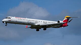 Hamburg Airport Air Nostrum Iberia Regional Bombardier CRJ-1000 EC-MNQ (DSC06587).jpg