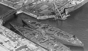 Archivo:Hamburg port NARA-68155073 (cropped)