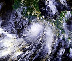 Archivo:Hurricane Pauline 08 oct 1997 1849Z