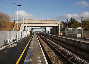 Archivo:Inverness Airport railway station (geograph 7400655)
