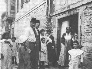 Archivo:Jews of Salonika-1917
