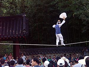 Archivo:Korea-Jeonju-Jultagi-02