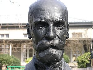 Archivo:Le buste d'Émile Durkheim 03