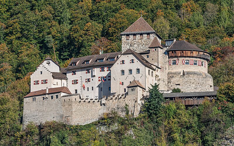 Liechtenstein asv2022-10 img22 Vaduz Schloss