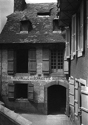 Archivo:Maison paternelle de Bernadette Soubirous