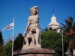 Archivo:Monumento Batalla Sarandi