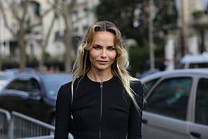 Archivo:Natasha poly miu miu
