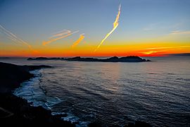 No hay cuadro más maravilloso que el solpor tras las Islas Cíes - Costa da Vela
