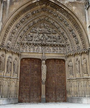 Archivo:Pórtico central fachada sur Catedral de León