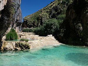 Archivo:Piscinas naturales de Circamarca, Ayacucho
