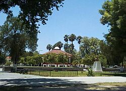 Plaza Principal en Hidalgo, Tamaulipas.jpg