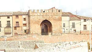 Archivo:PuertaHerasMonteagudo