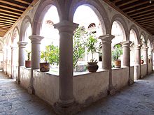 Archivo:San Francisco Convent in Tepeapulco, Hidalgo-Arcos