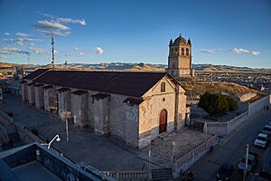 Archivo:Templo Santa Ana de Yauri
