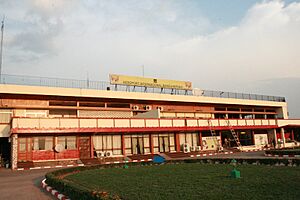 Archivo:The Local Terminal Building (5228578189)