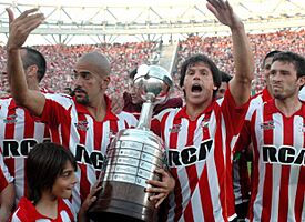 Archivo:Vuelta Olìmpica Libertadores 09 I