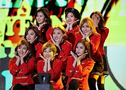 Archivo:트와이스(TWICE) G페스티벌 아시아 드림 콘서트 (8) (cropped)