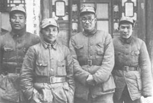 Archivo:1938 Deng Xiaoping in NRA uniform