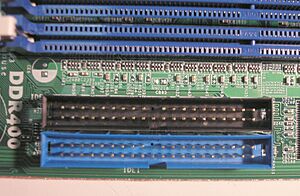 Archivo:ATA on mainboard