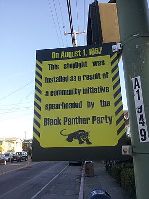 Archivo:Black Panthers historical sign, north Oakland