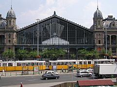 Budapest-Nyugati railway station, built by Eiffel, in 1875. - BudapestGare001