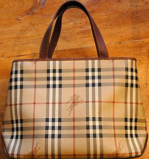 Archivo:Burberry handbag