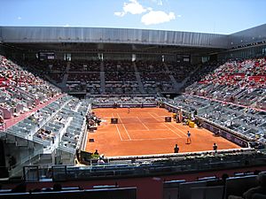 Archivo:Caroline Wozniacki and Dinara Safina at the 2009 Mutua Madrileña Madrid Open