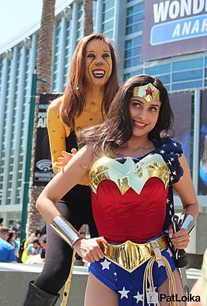 Archivo:Cheetah and Wonder Woman (8608794502)