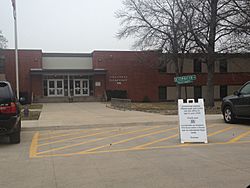 Hillcrest Elementary School (Belton, Missouri) 01.JPG