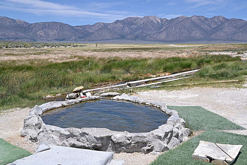 Hilltop-hot-spring-2015