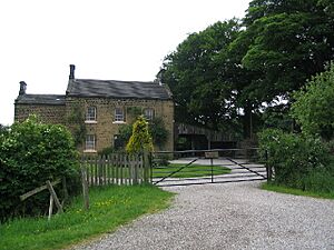 Archivo:Holdgate farm, Emmerdale Village - geograph.org.uk - 17124